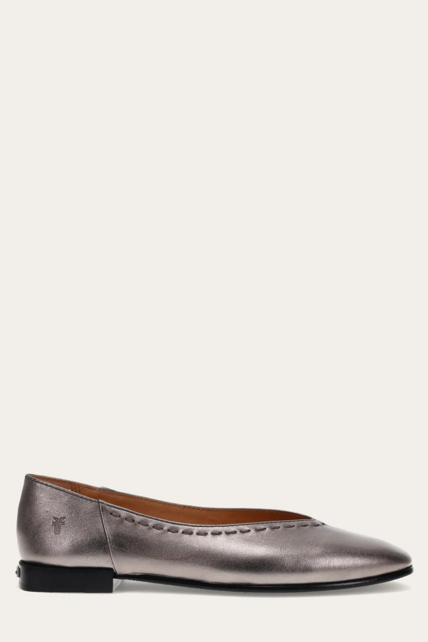 Discount Frye Claire Flat