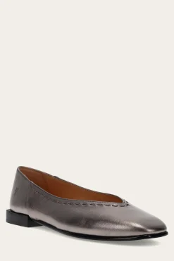 Discount Frye Claire Flat