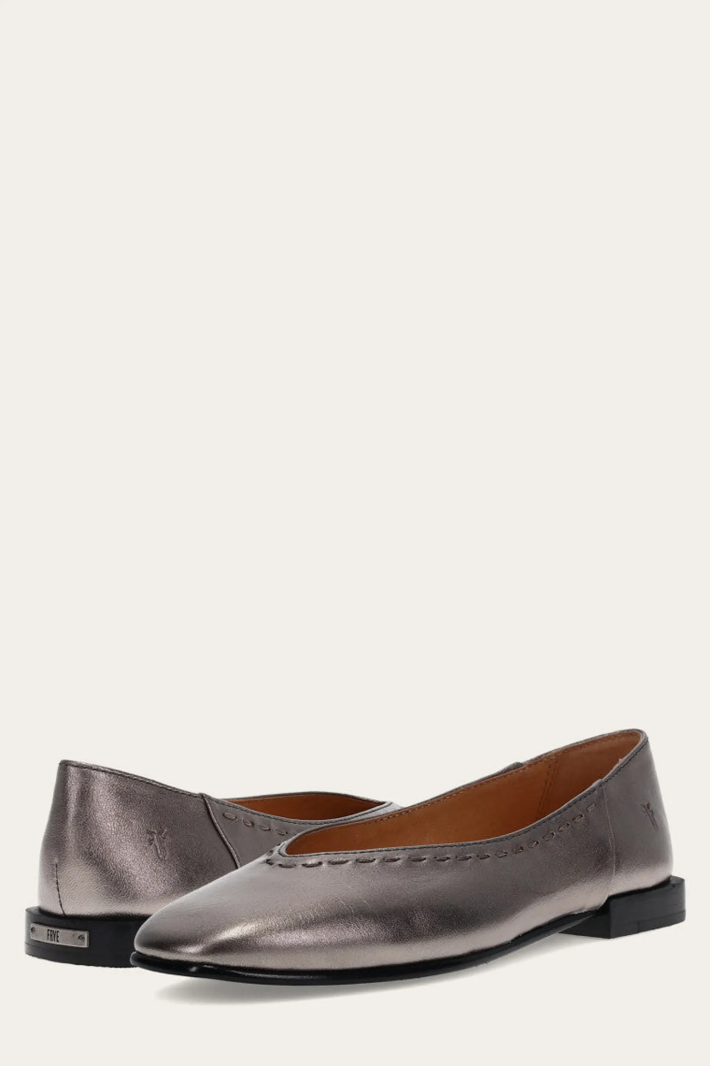 Discount Frye Claire Flat
