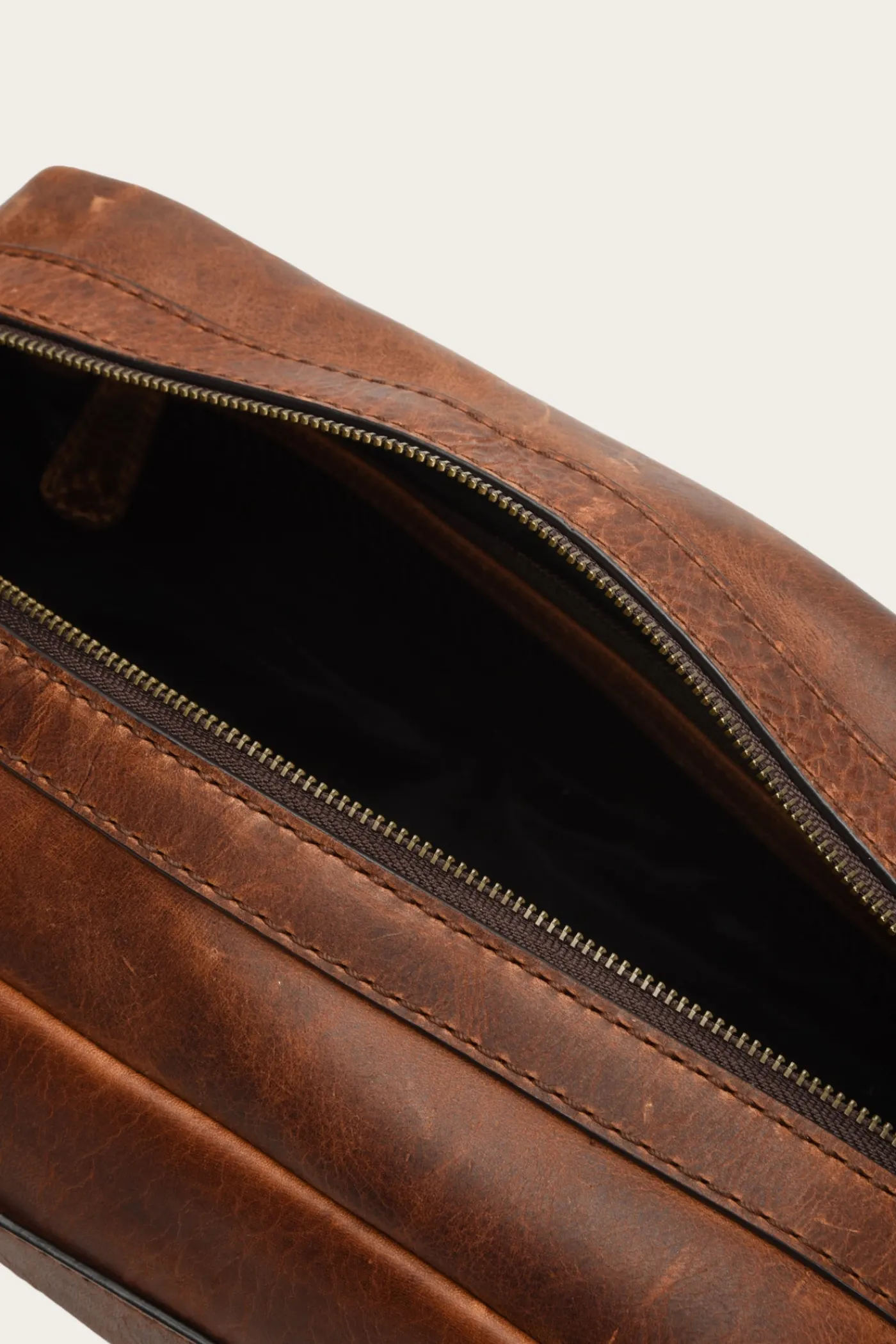 Online Frye Logan Travel Dopp