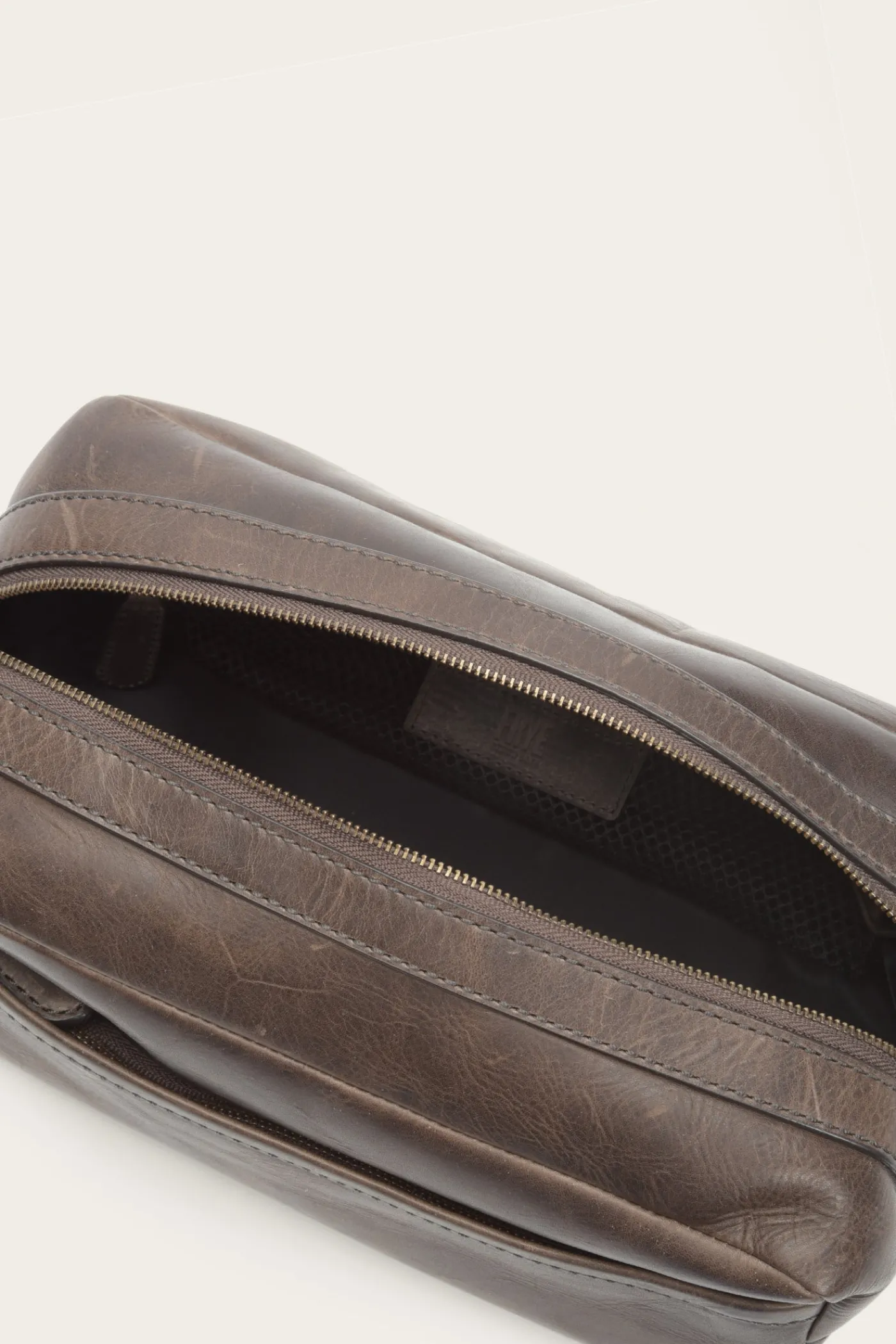 Online Frye Logan Travel Dopp