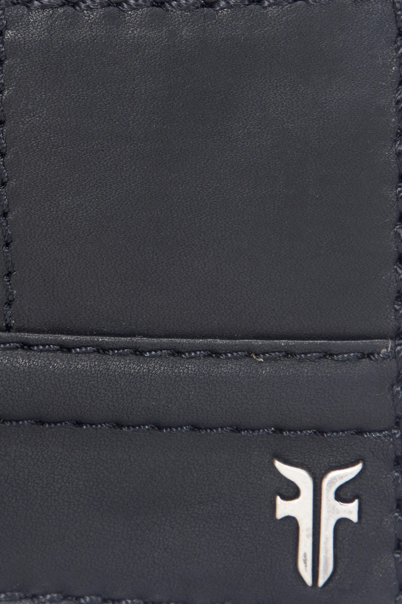 Frye Nash Bifold W/ Foldout Cc Black