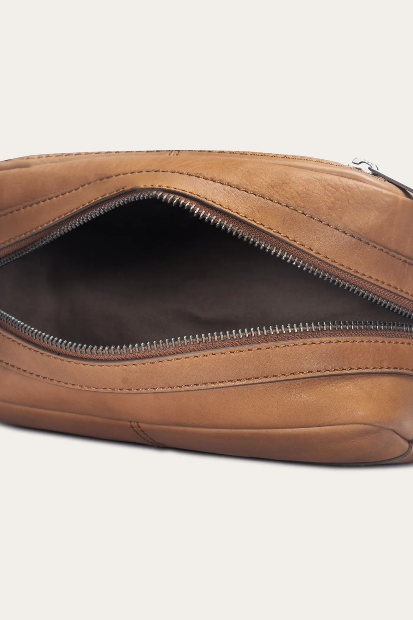 Hot Frye Nash Dopp Kit Cognac